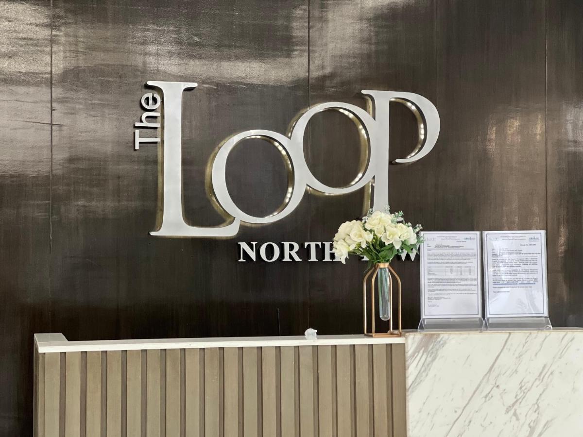 Chic, Modern , Minimalist Design At The Loop Condo Tower カガヤン・デ・オロ エクステリア 写真